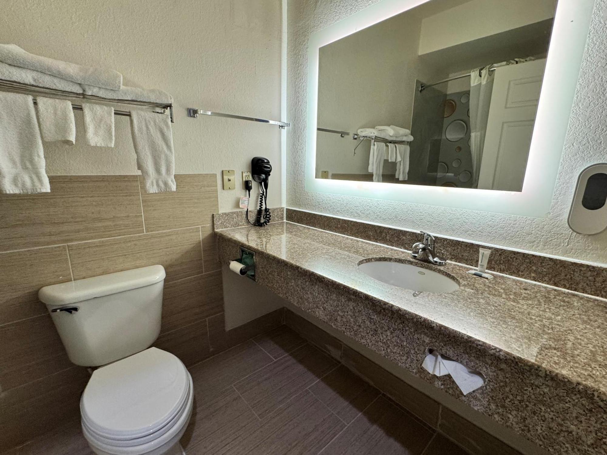 Baymont By Wyndham Texas City Ngoại thất bức ảnh